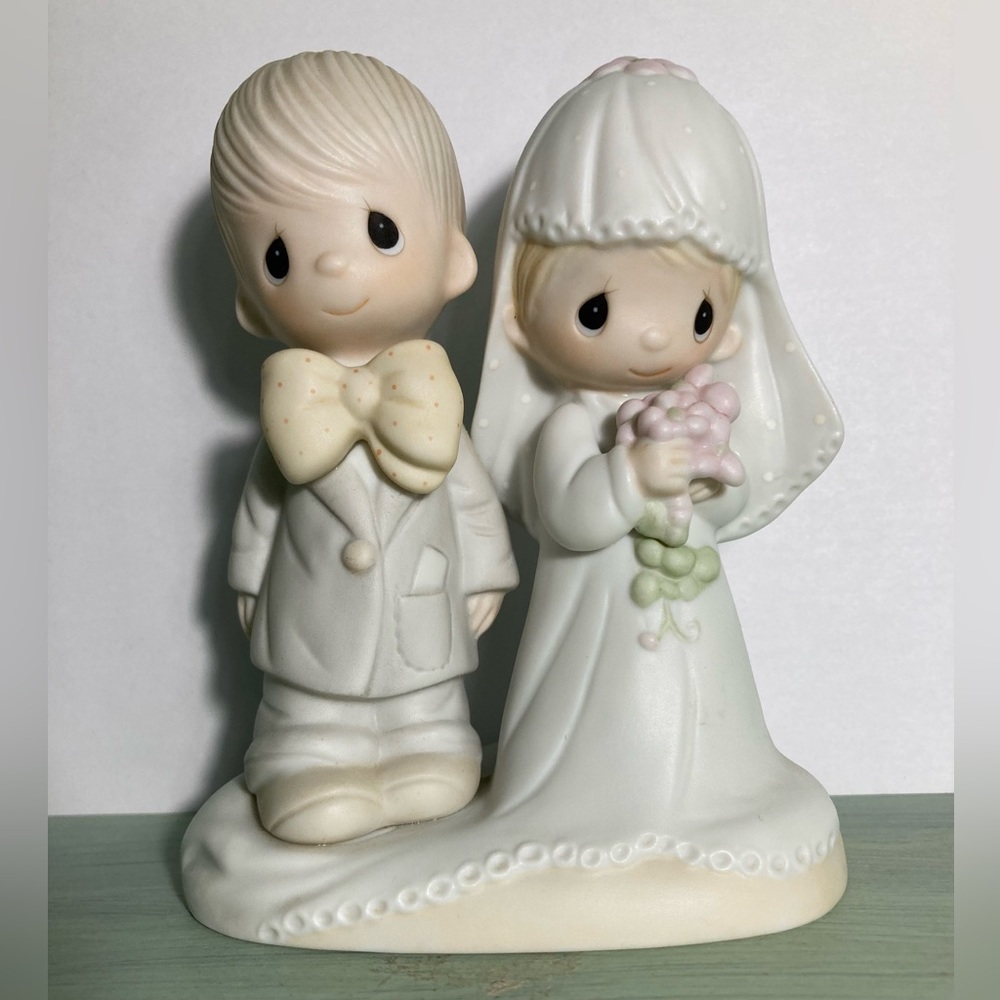 Precious Moments Bride and Groom 1980 Figurine